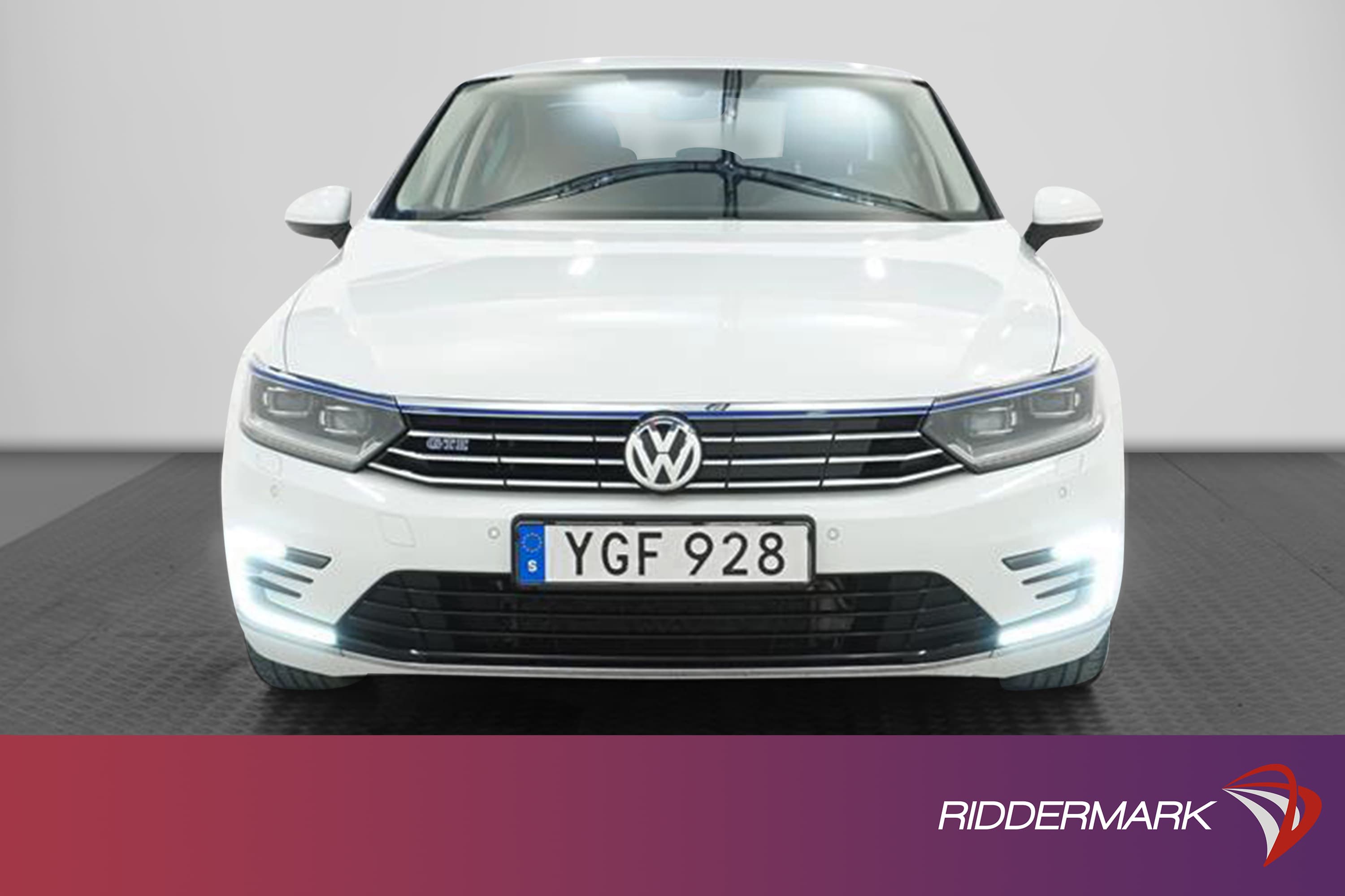 Volkswagen Passat GTE 218hk