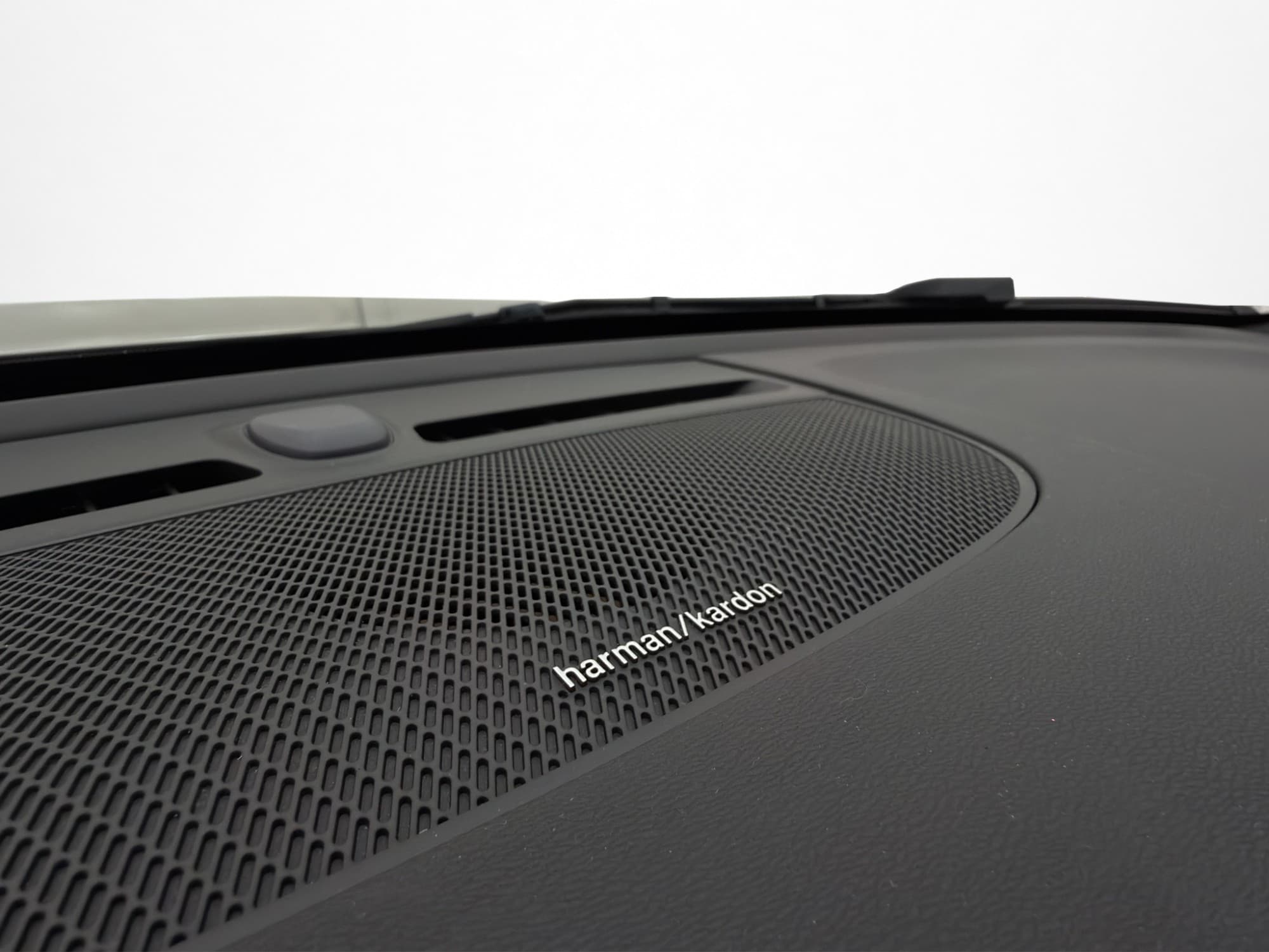 Volvo XC40 Recharge T4 211hk R-Design H/K Värmare Kamera