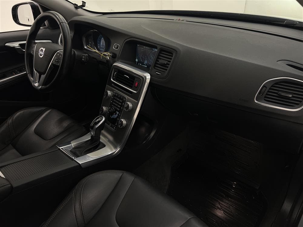 Volvo V60 D4 AWD Cross Country Summum VOC Värmare T-lucka