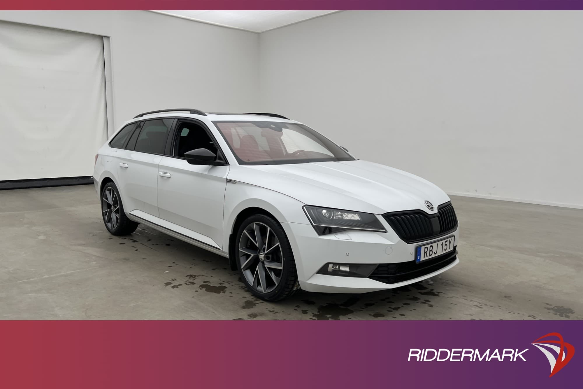 Skoda Superb 190hk 4x4 Sportline Pano Cockpit D-Värm Kamera