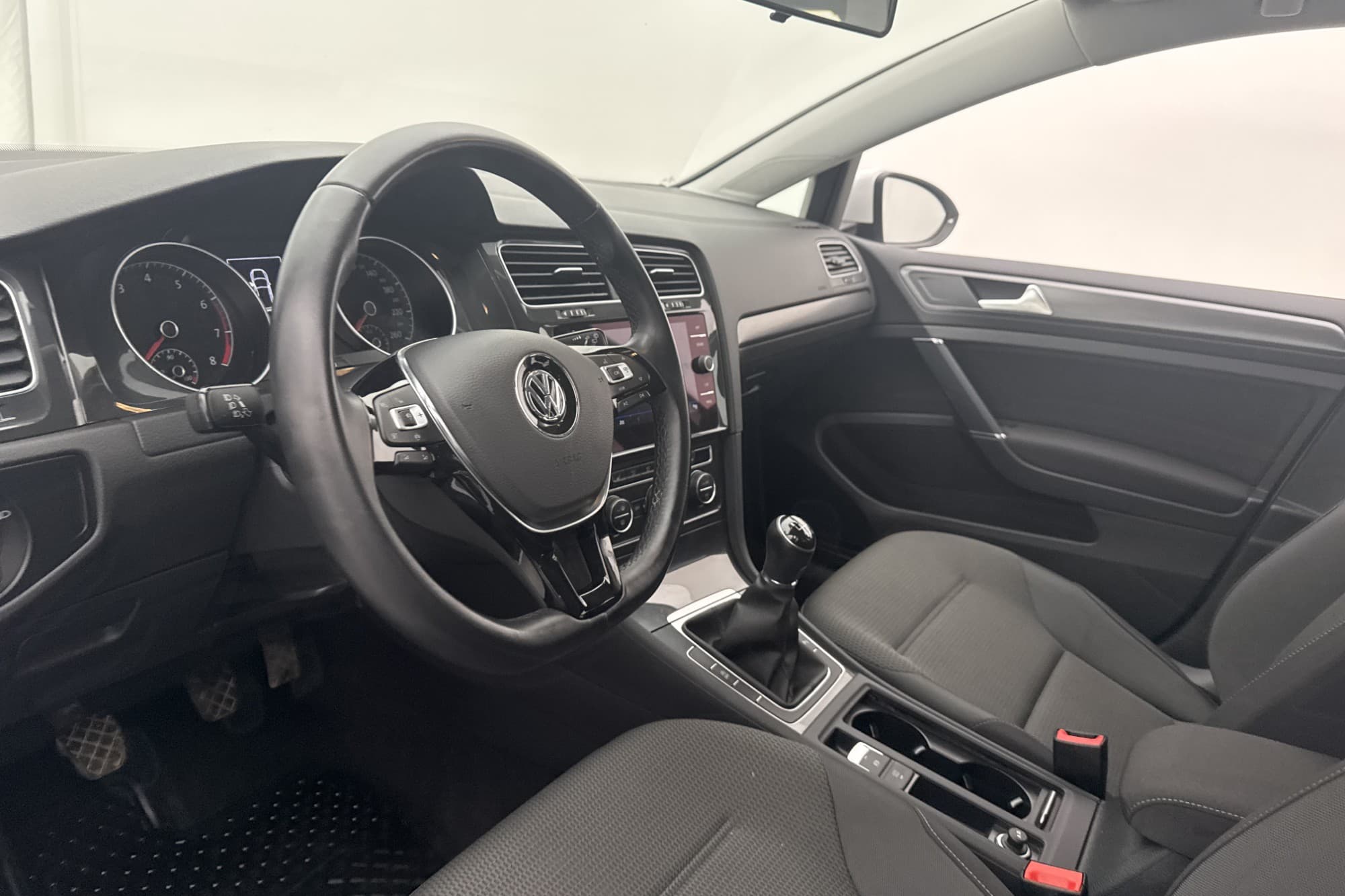Volkswagen Golf 1.0 TSI 116hk P-Sensorer CarPlay Adap-fart