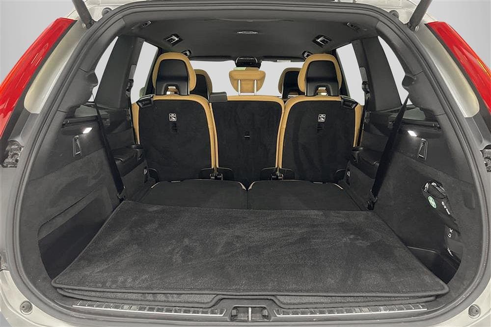Volvo XC90 D5 AWD 235hk Inscription B&W 7-Sits Värmare Skinninteriör