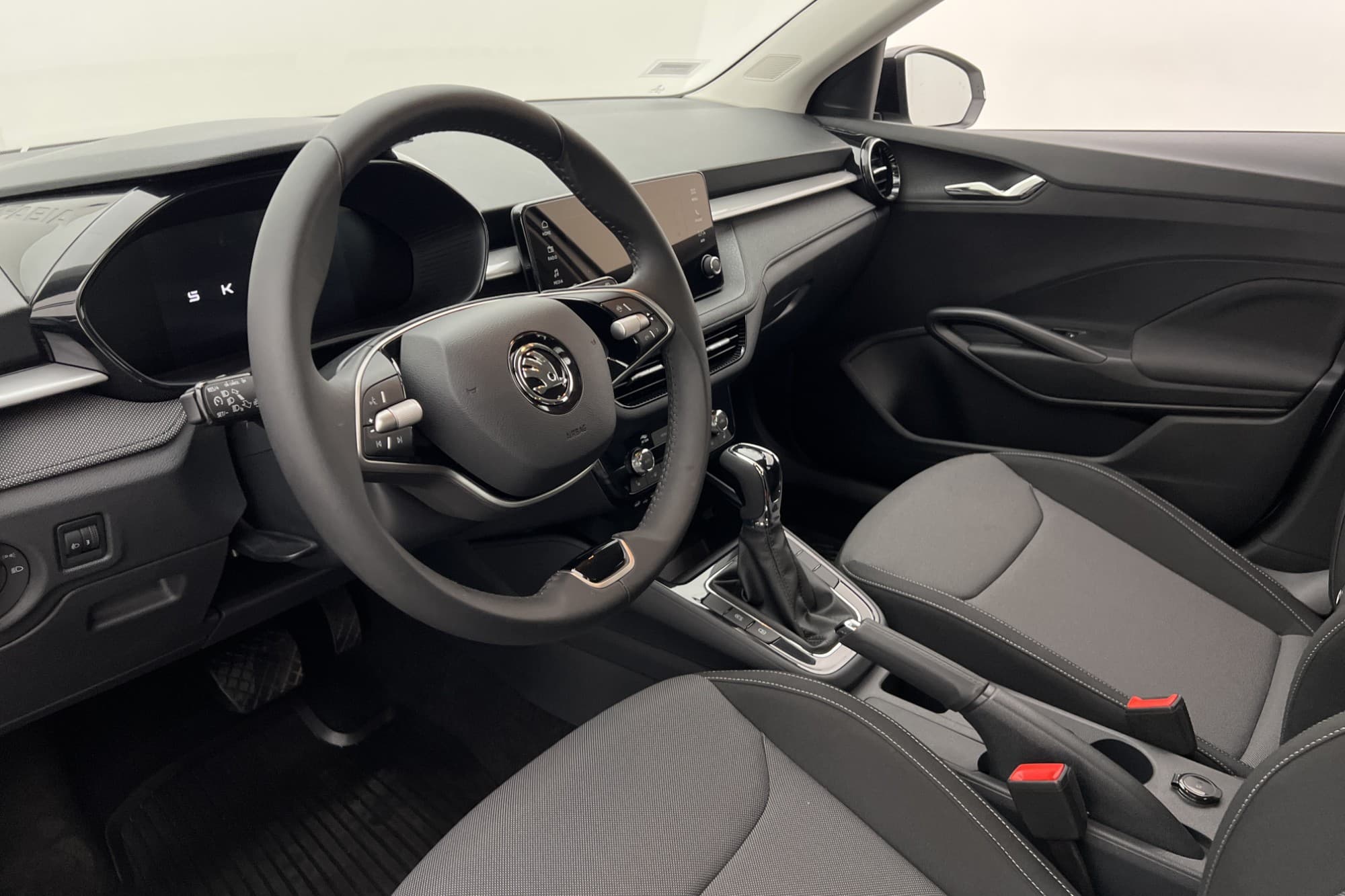 Skoda Fabia 1.0 TSI 115hk Cockpit Kamera CarPlay