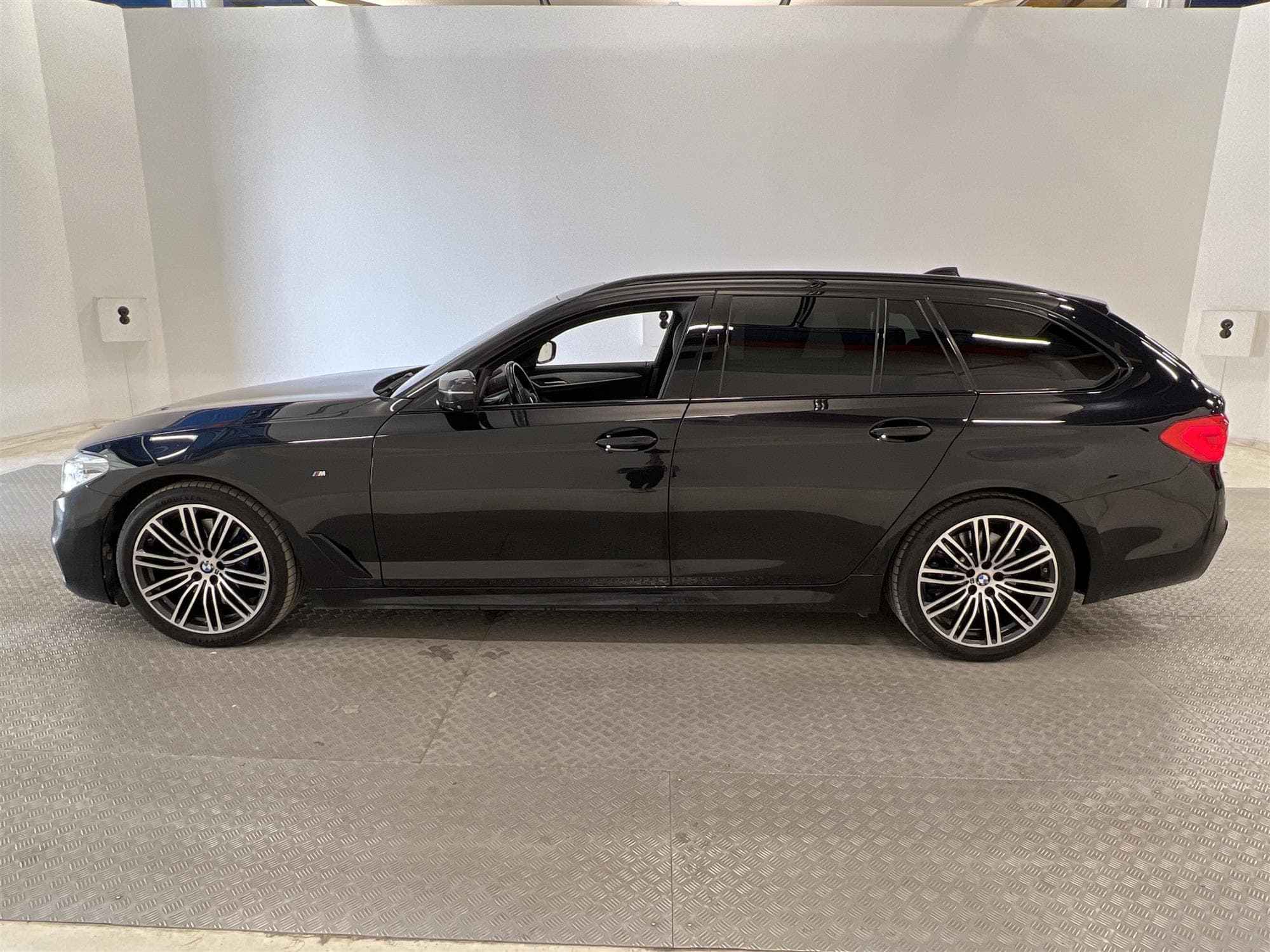 BMW 530i Touring 252hk xDrive