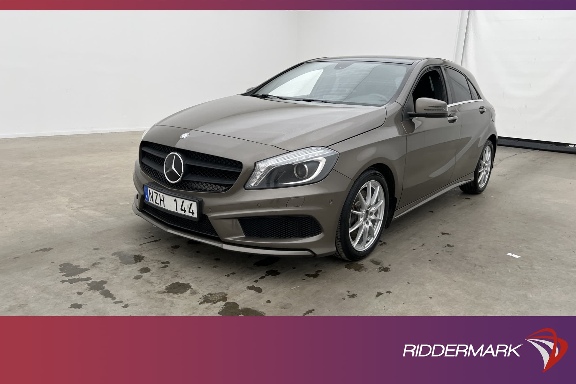 Mercedes-Benz A 250 4MATIC 211hk AMG Panorama Navi Sensorer