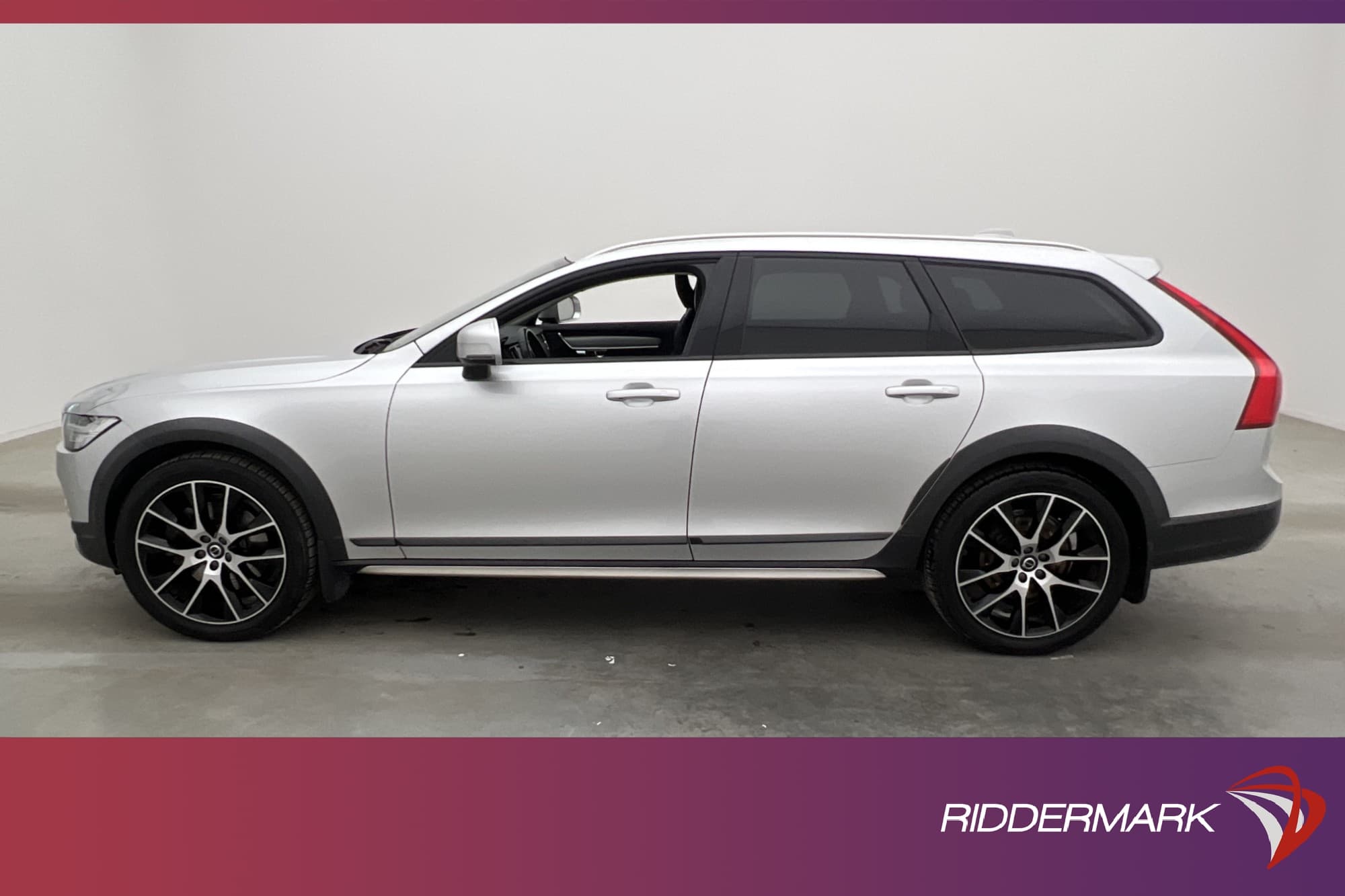 Volvo V90 Cross Country D4 AWD D-Värmare VOC Skinn H/K 360°