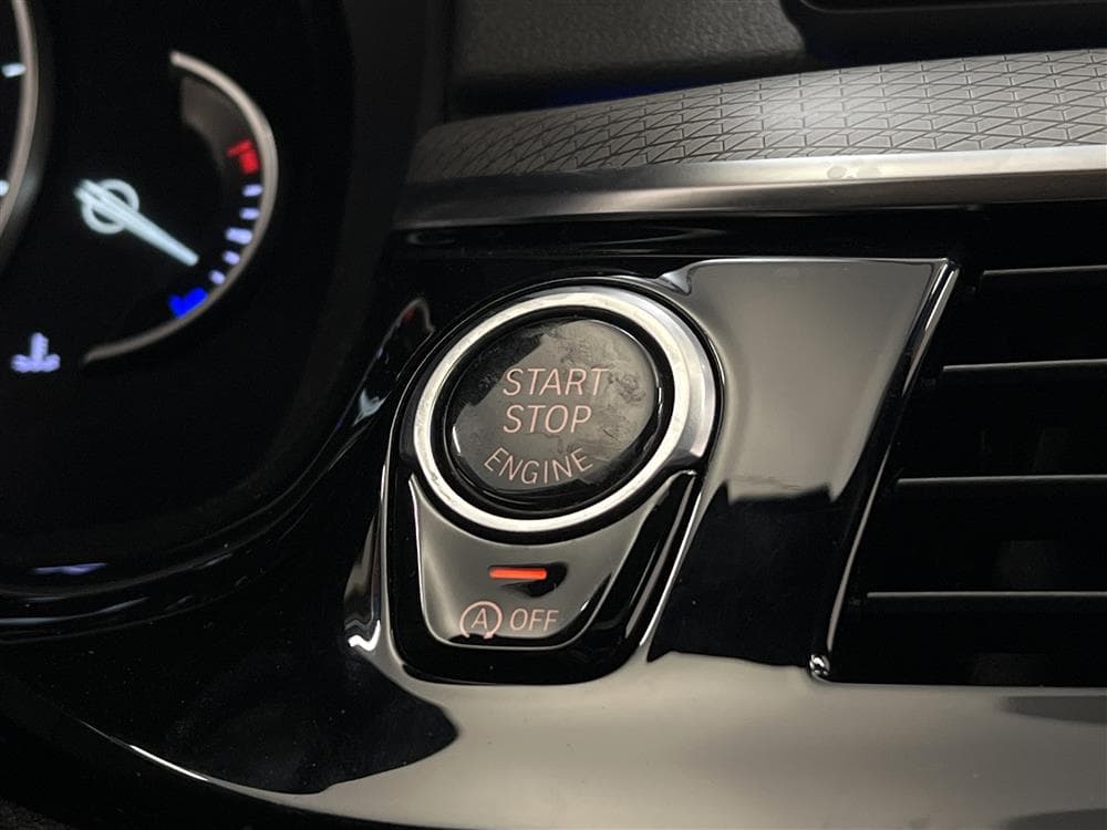 BMW 530d xDrive 265hk M-Sport T-lucka Värmare Navi Kamera
