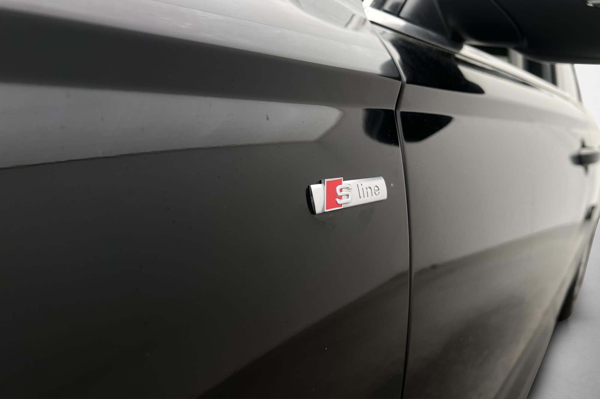 Audi A6 2.0 TDI S-Line  P-Sensorer Farthållare Keyless Navi