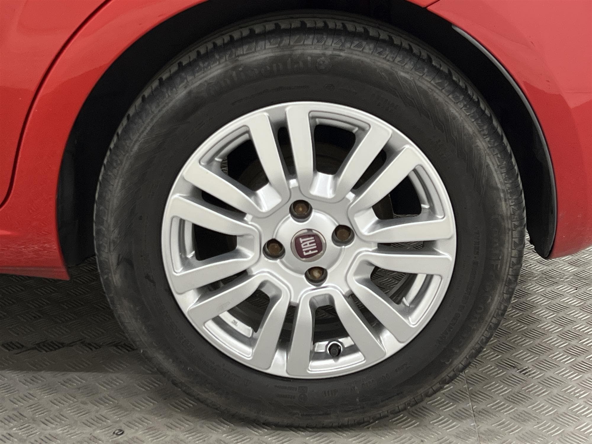 Fiat Punto 1.2 69hk Få Brukare 360kr Skatt 0,51L/mil