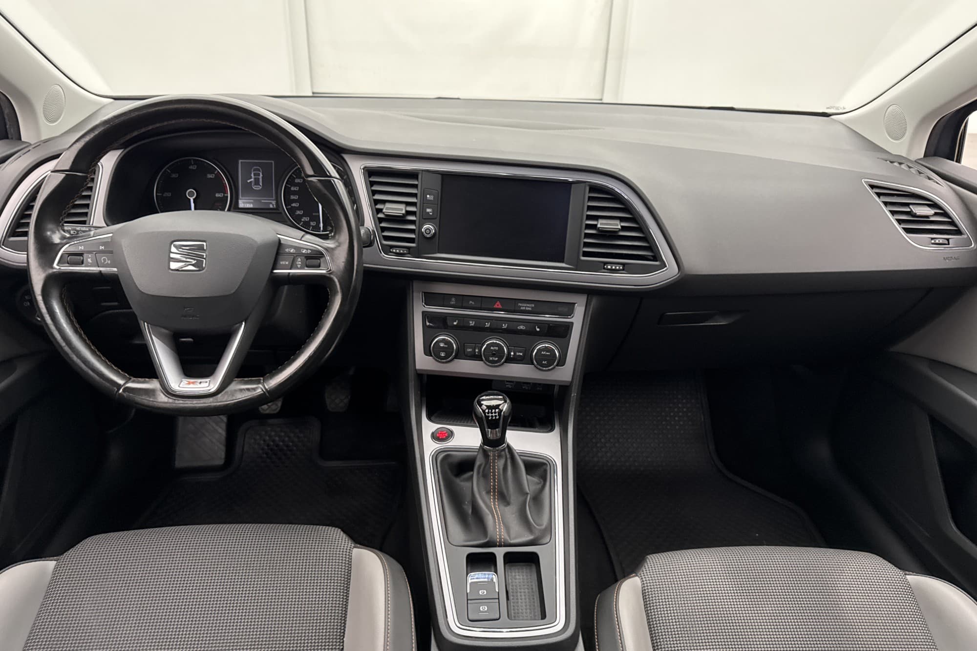 SEAT Leon X-Perience TDI 4Drive 115hk Kamera CarPlay Drag