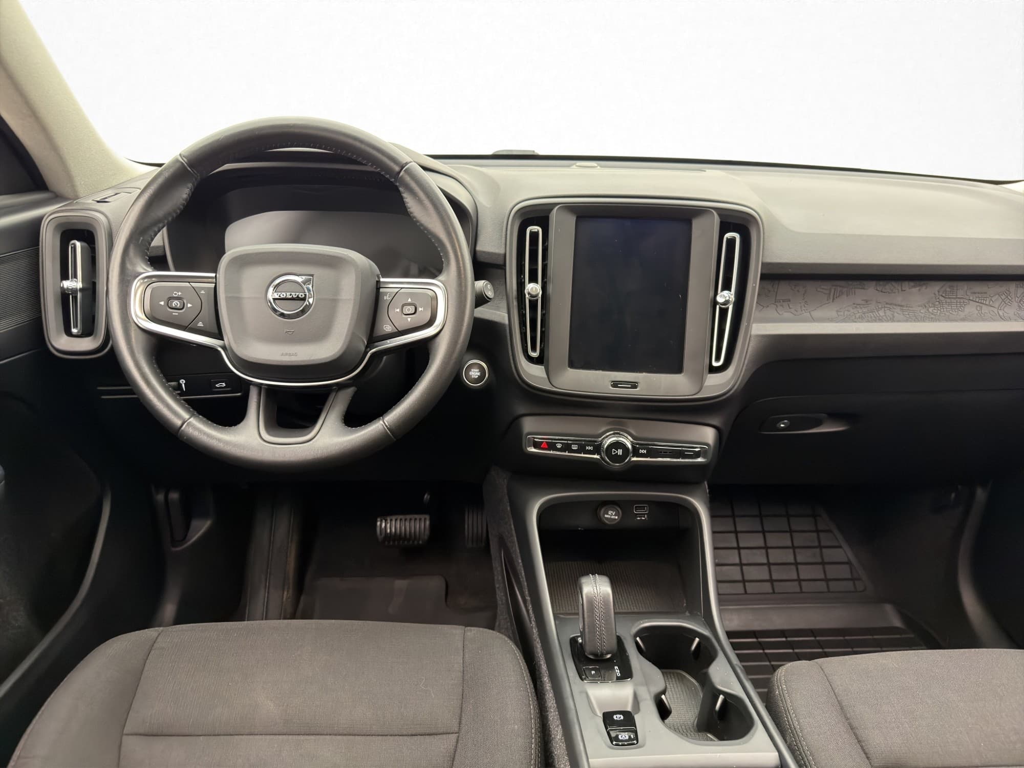 Volvo XC40 D3 Kinetic VOC Värmare Rattvärme CarPlay Sensorer