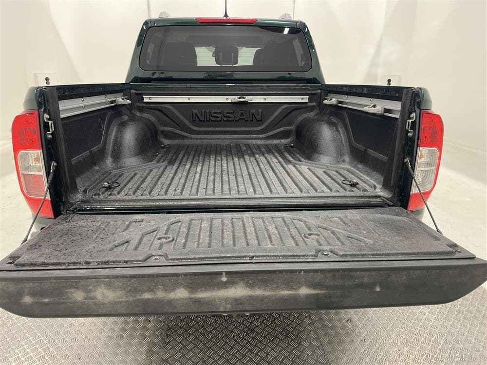 Nissan Navara Arctic Truck AT32 2.3 Aut 4x4 190hk Drag Moms interiör