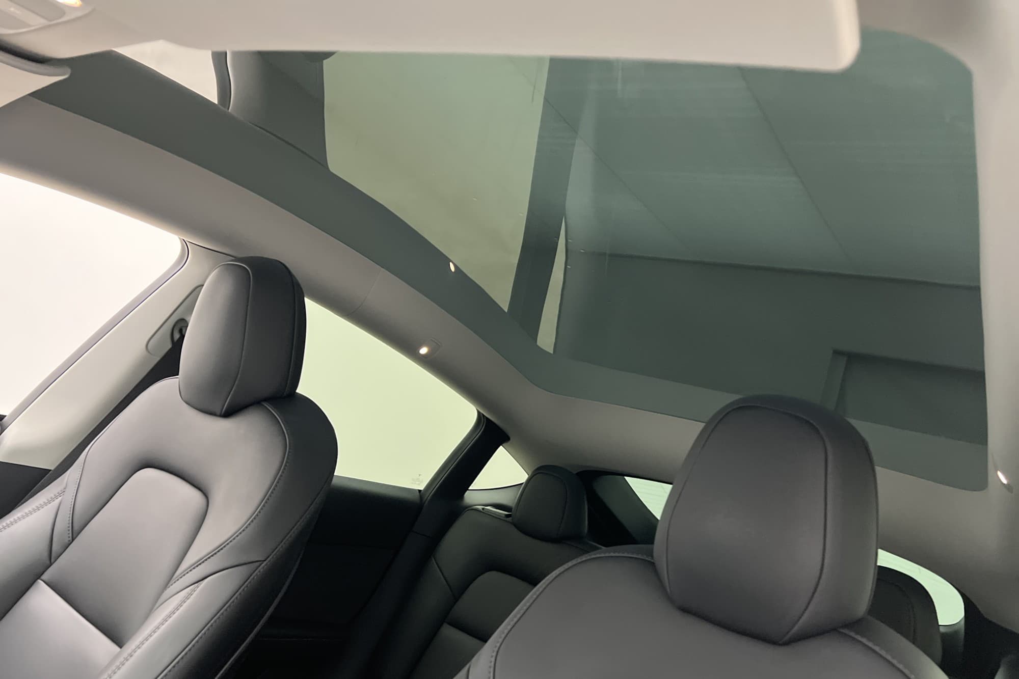 Tesla Model Y Long Range AWD Svensksåld Autopilot MOMS