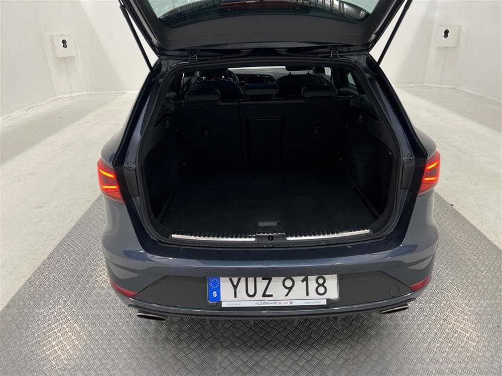 SEAT Leon 2.0 TSI Cupra 300hk 4Drive Cockpit Beatsinteriör