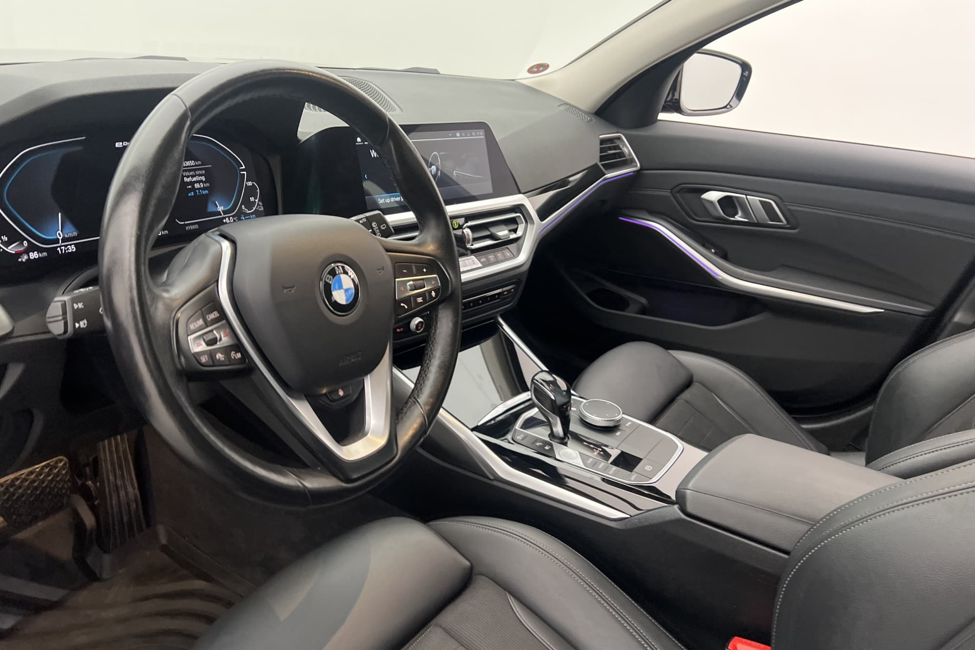 BMW 330e Touring 292hk Sport Line Värmare Rattvärme Drag