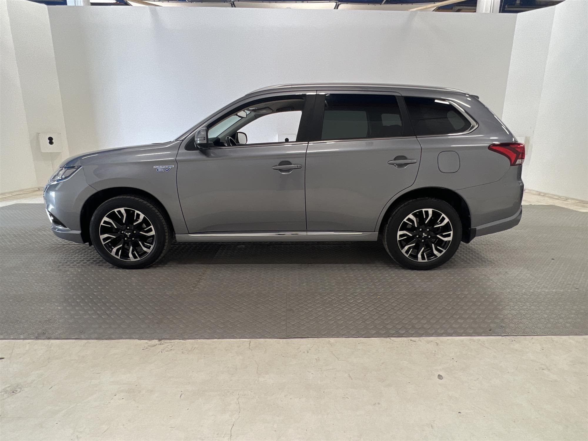 Mitsubishi Outlander PHEV 4WD 203hk
