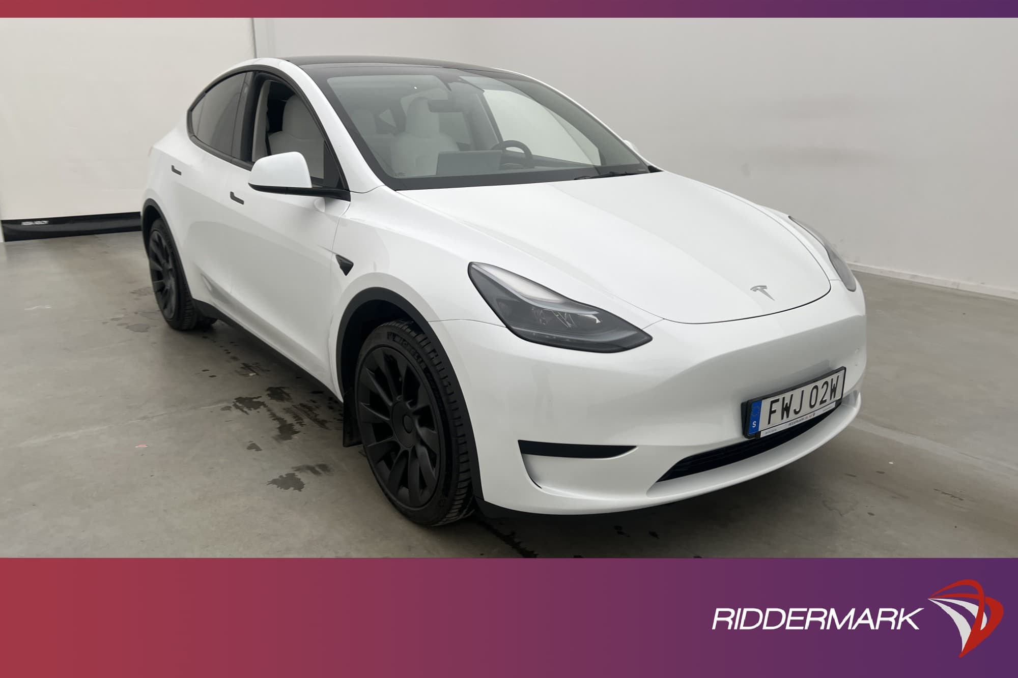 Tesla Model Y Standard Range RWD