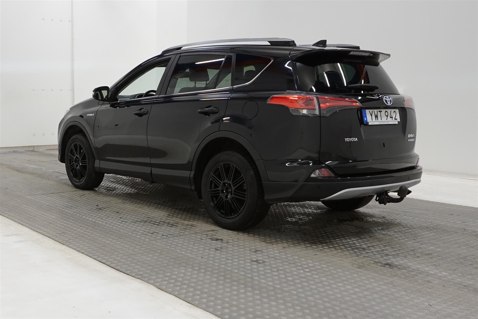 Toyota RAV4 Hybrid AWD 197hk Executive Drag Skinn B-Kam