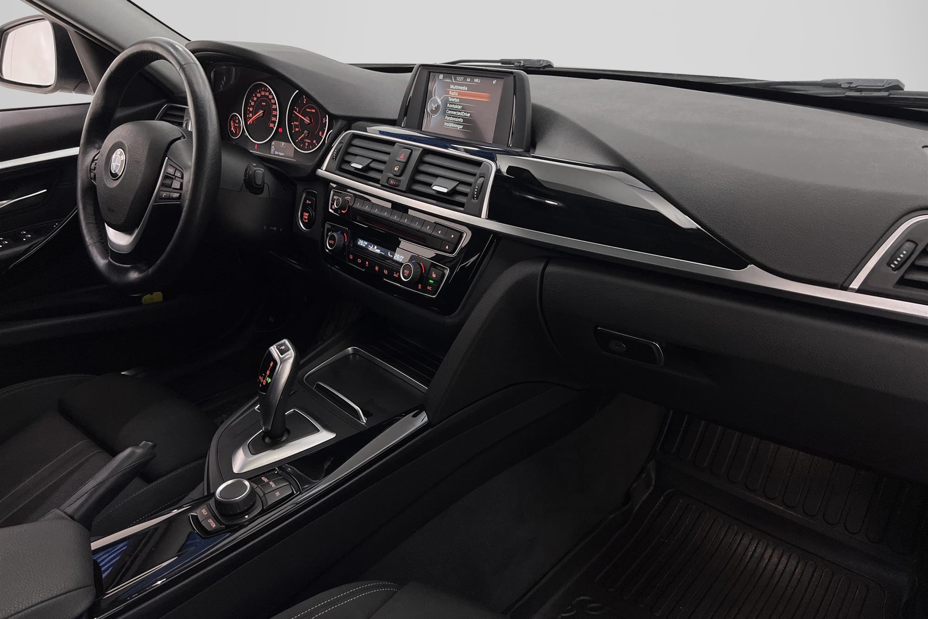 BMW 320d xDrive Touring 190hk Sport line 2 Brukare Dragkrok 