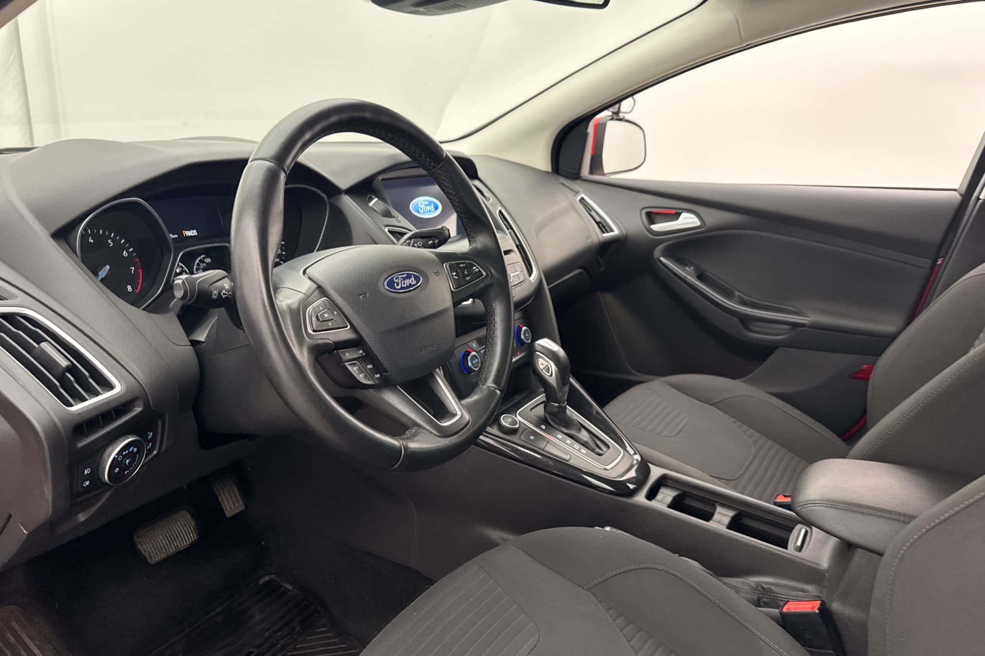 Ford Focus 125hk Titanium Sensorer Farthållare Bluetooth
