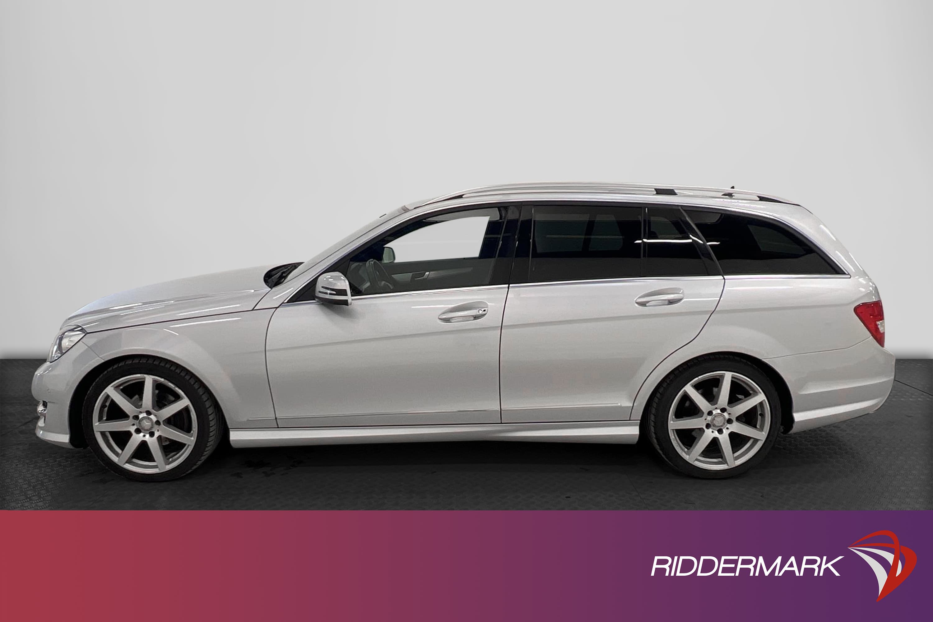 Mercedes-Benz C 180 156hk AMG Sport Halvskinn M-värme Drag