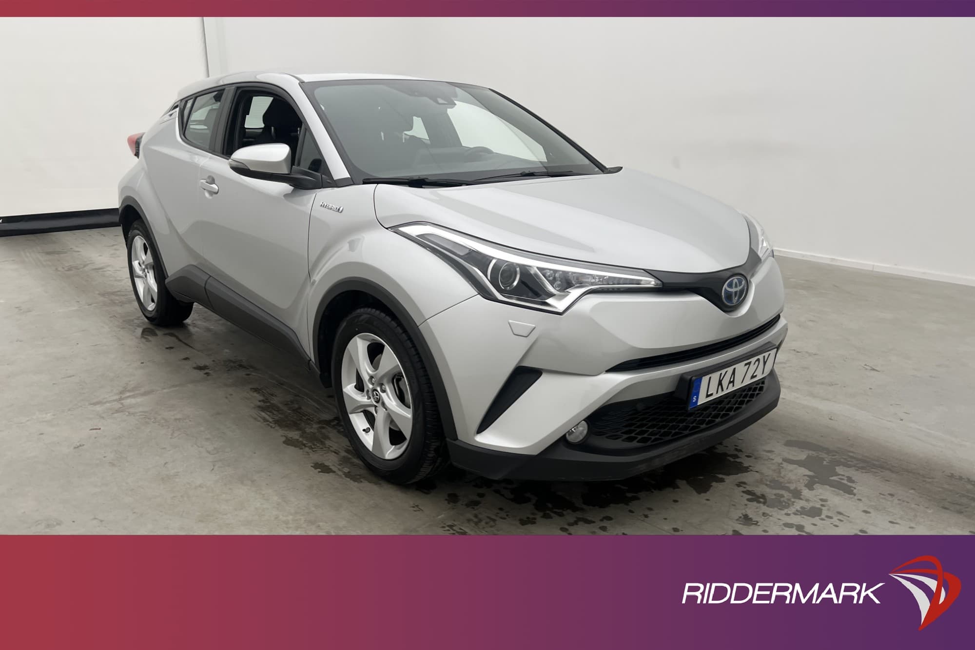 Toyota C-HR Hybrid 122hk