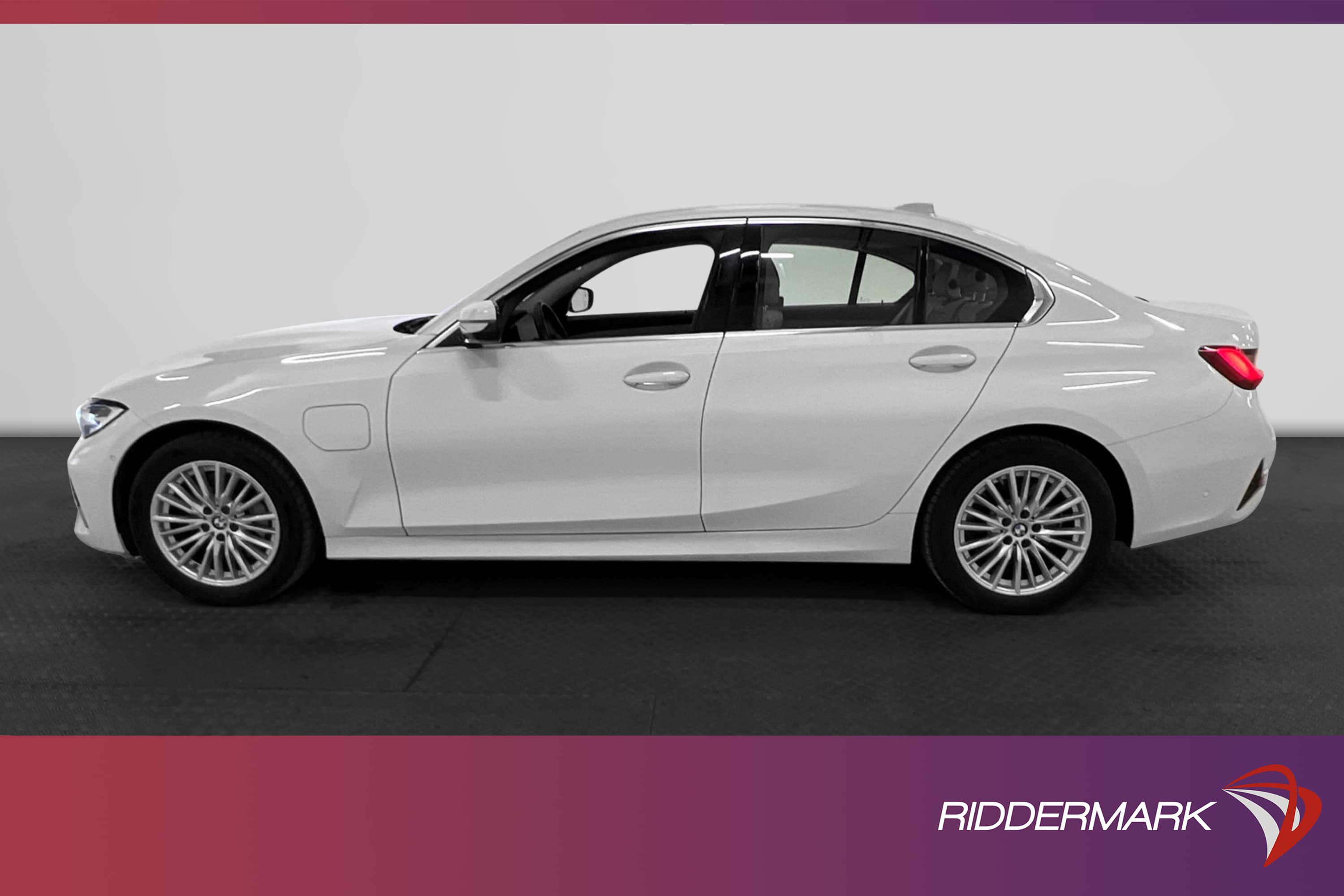 BMW 330e Sedan 292hk