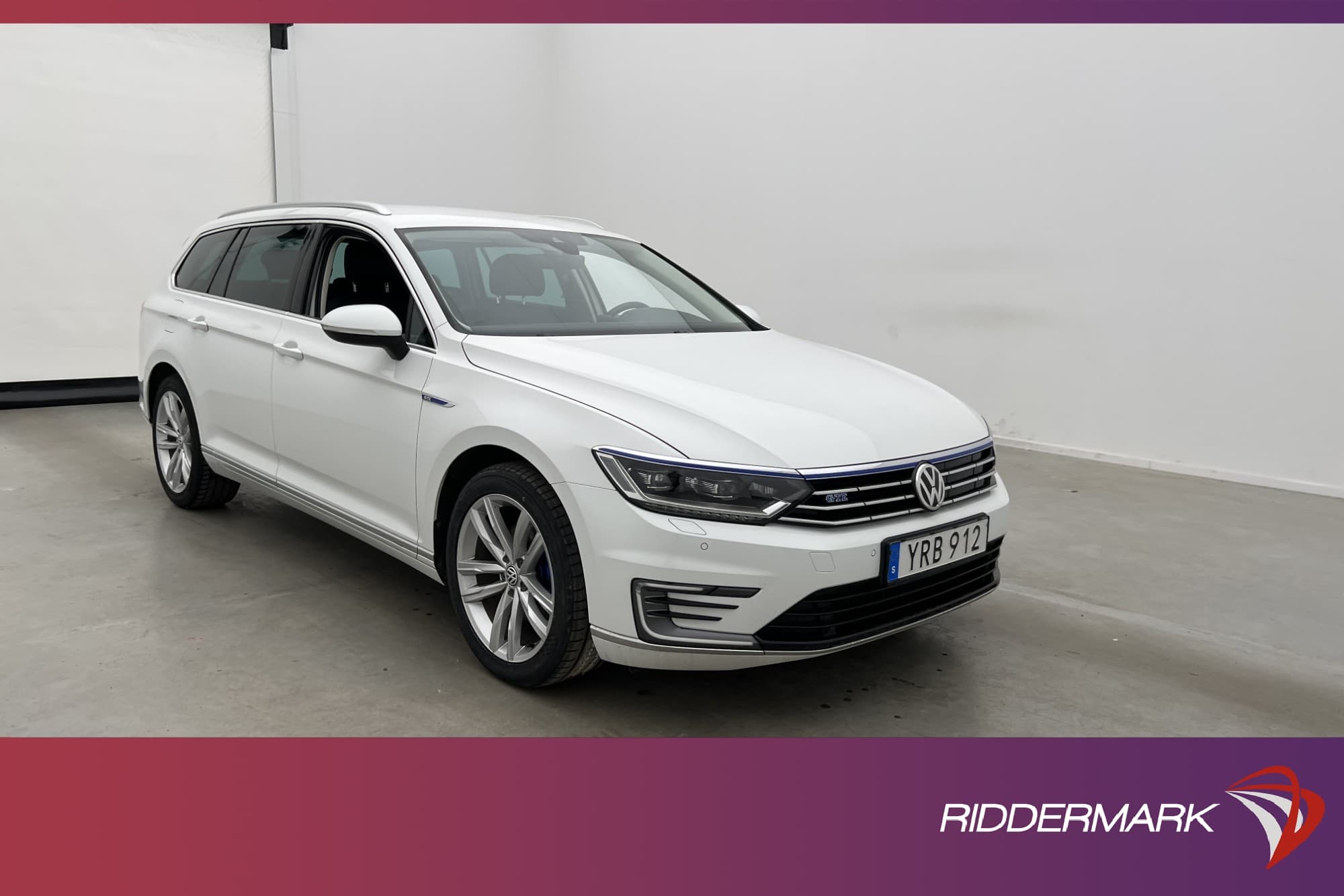 Volkswagen Passat GTE 218hk