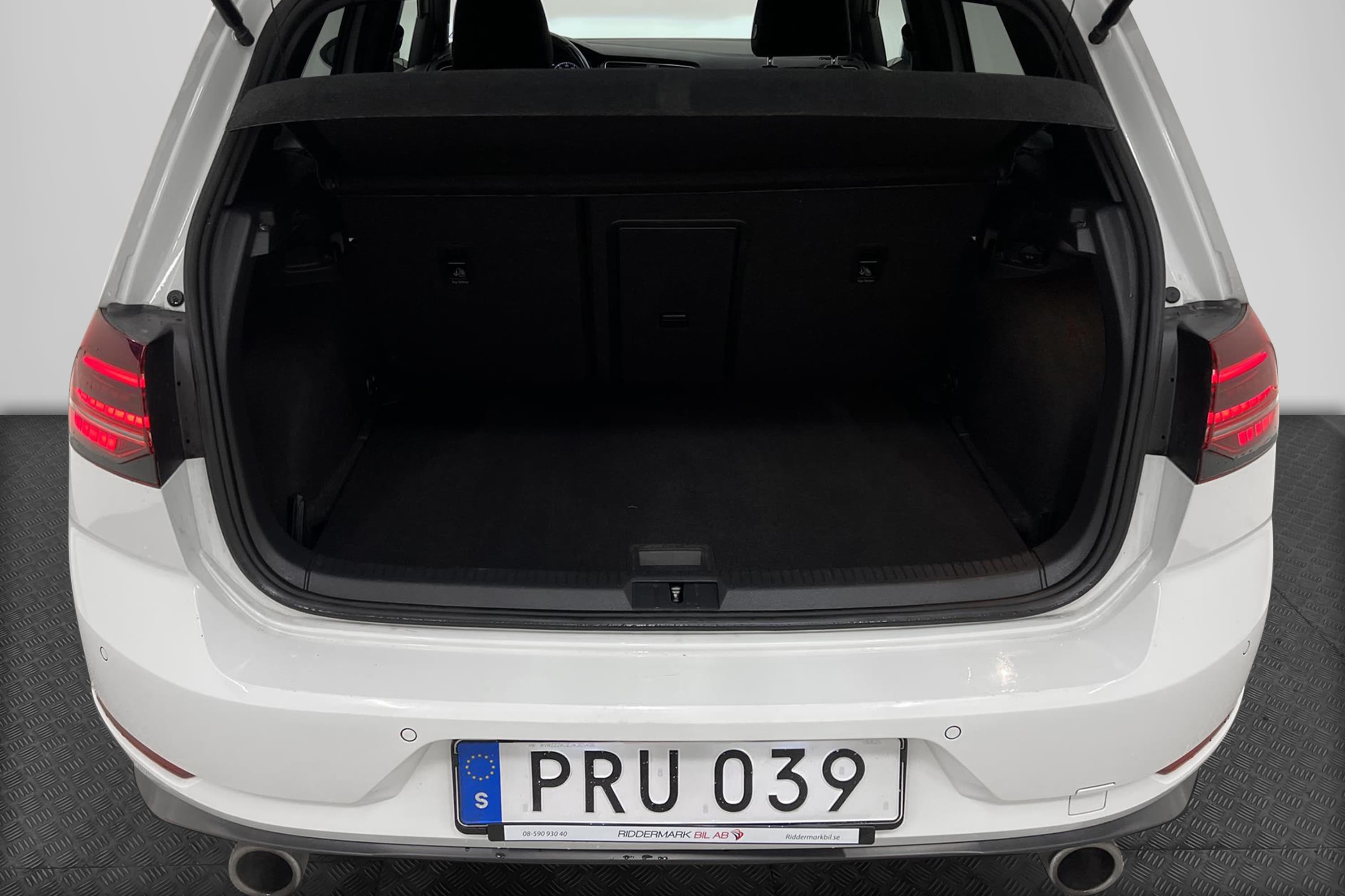 Volkswagen Golf GTI Performance DSG 245hk Kamera Active info