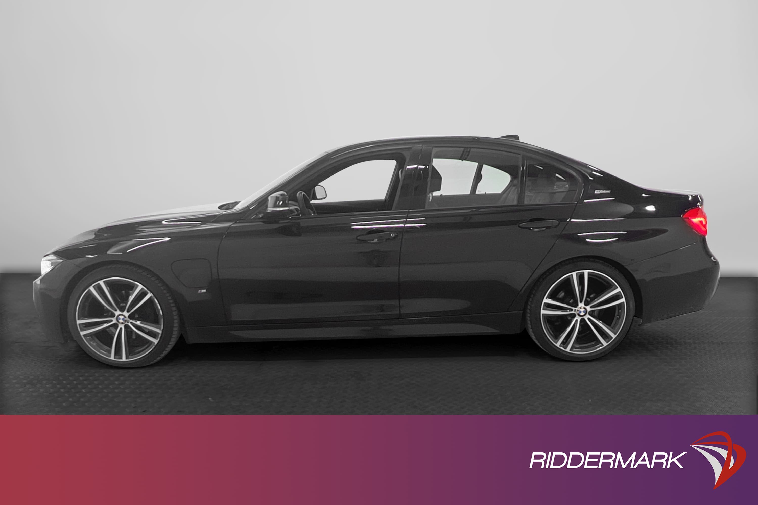 BMW 330e 252hk