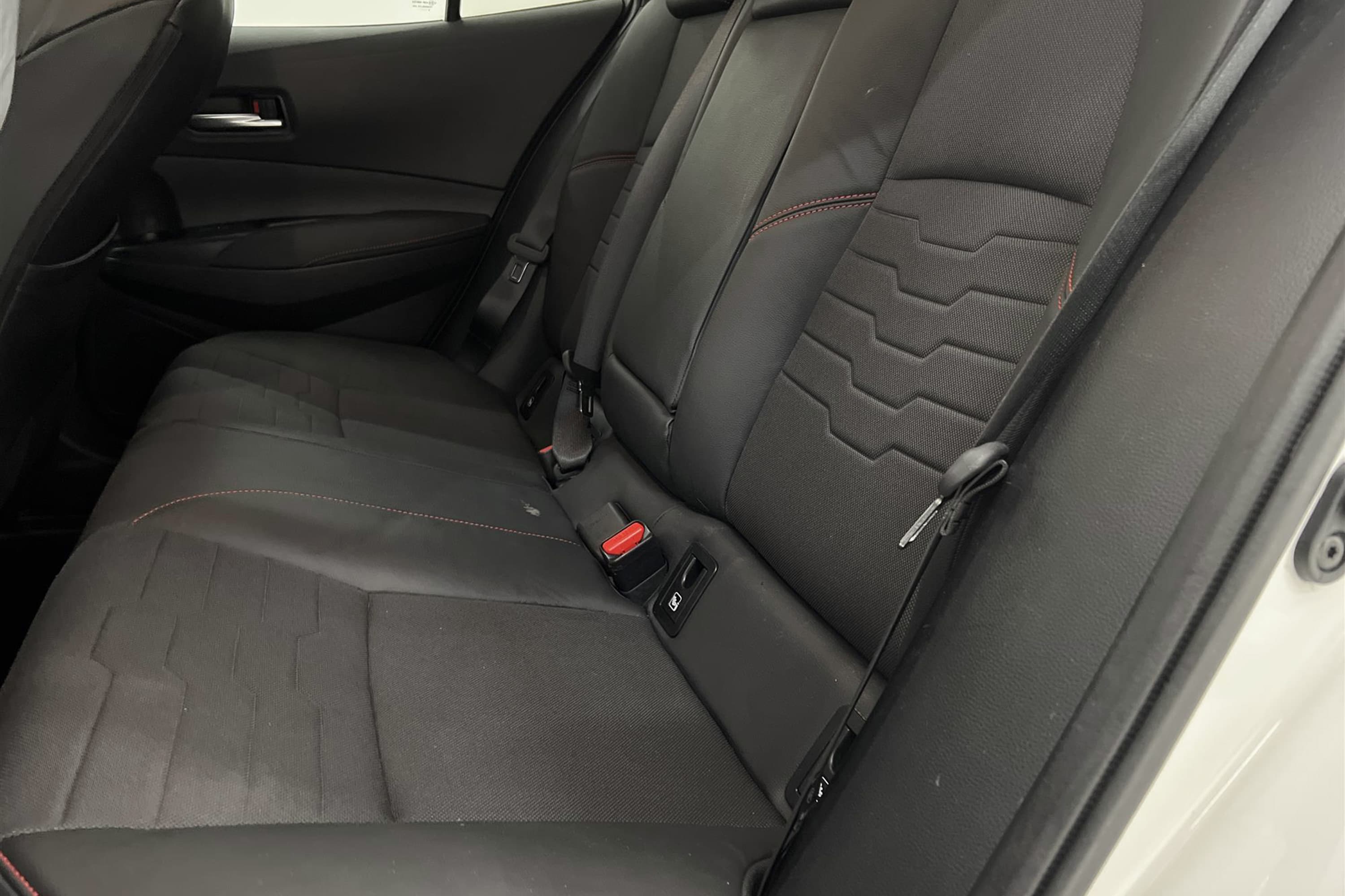 Toyota Corolla Hybrid e-CVT 122hk HUD B-Kamera Döda Vinkel 