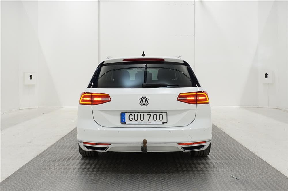 Volkswagen Passat GTE 218hk Executive Business Drag Skinnexteriör