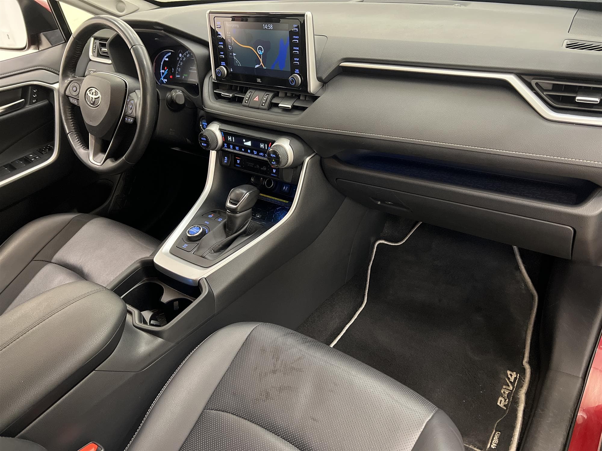 Toyota RAV4 Hybrid AWD 222hk 1 Brukare Executive Välutrustad
