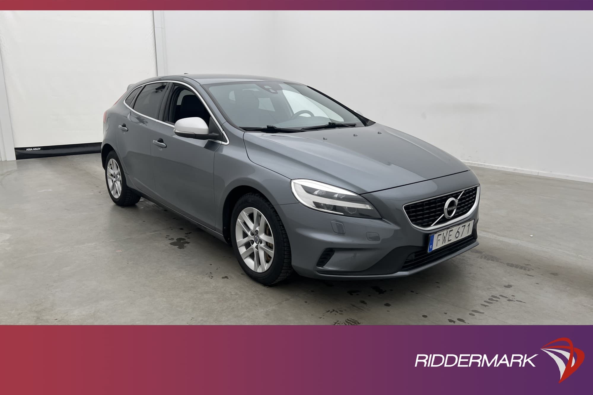 Volvo V40 D3 150hk R-Design VOC Dragkrok Navi Värmare