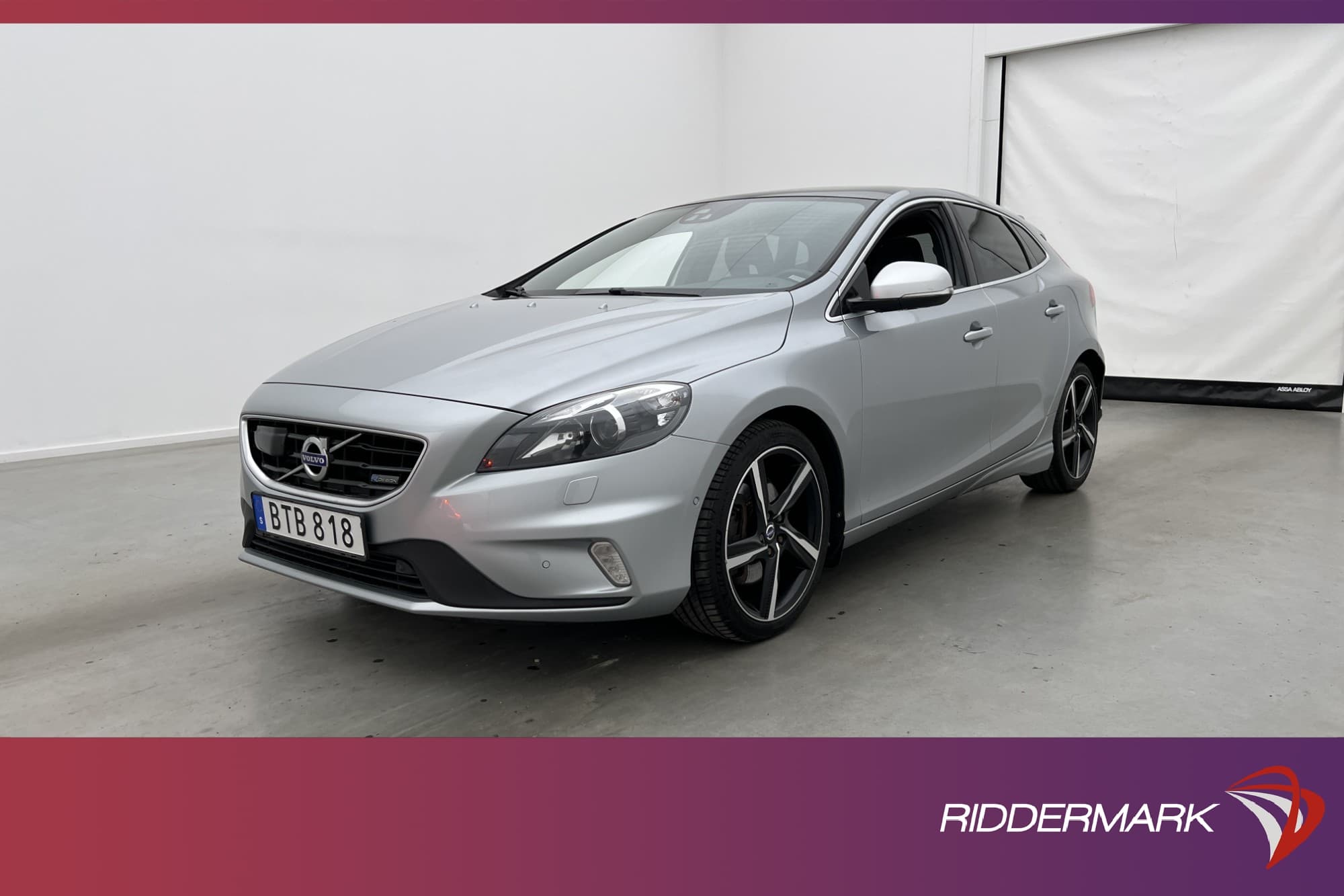 Volvo V40 T5 254hk R-Design Panorama VOC Värm Navi Dragkrok