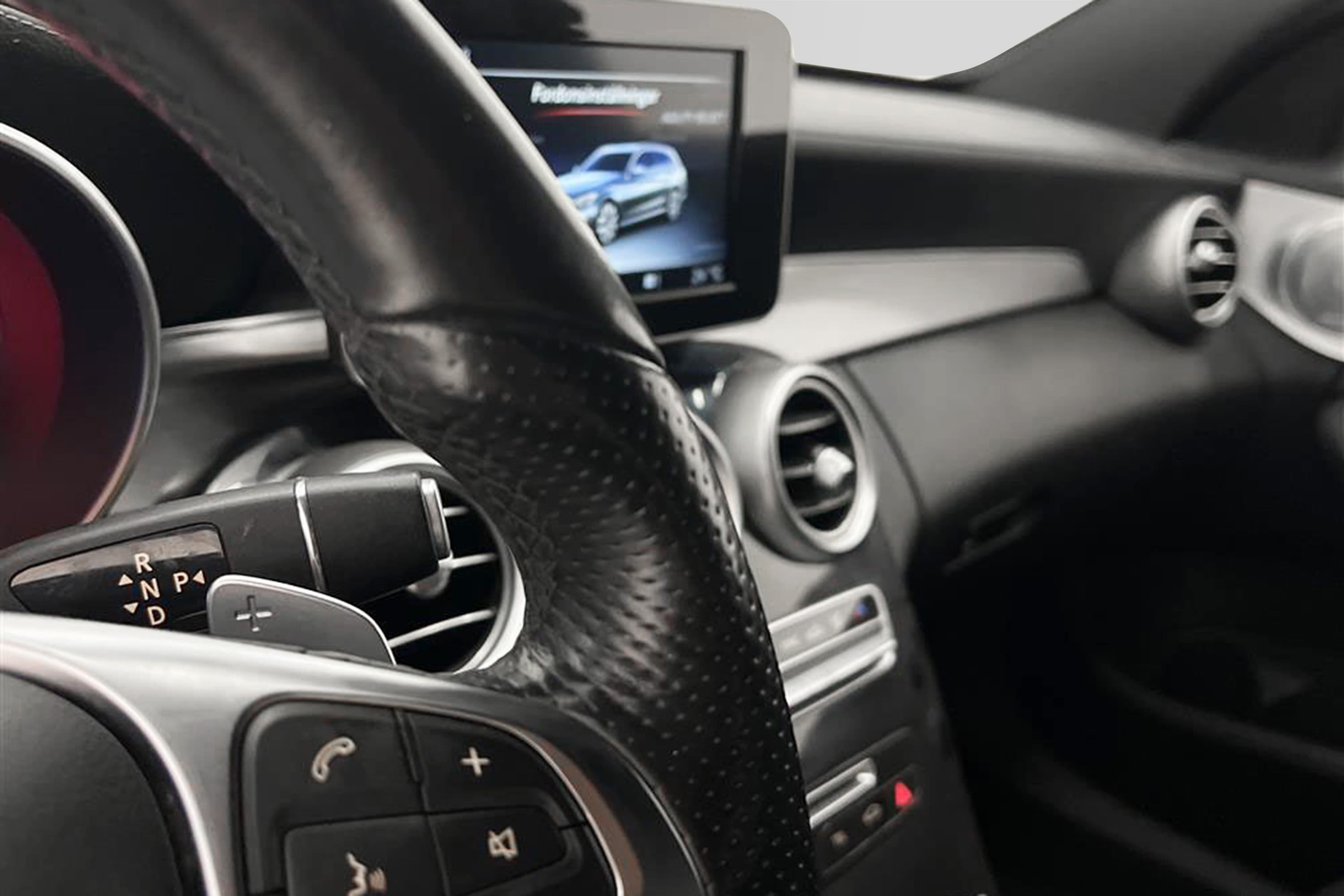 Mercedes-Benz C 250 AMG 204hk 4MATIC Skinn Burmester Draginteriör