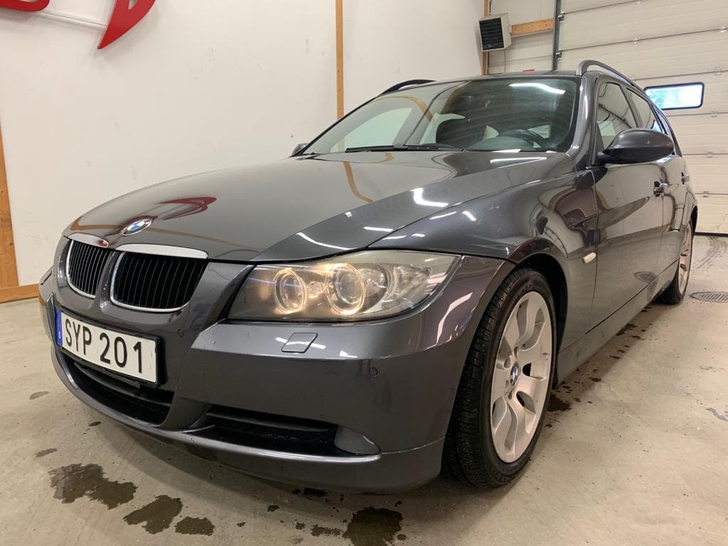 BMW 320i Touring 150hk