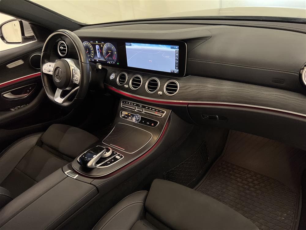 Mercedes-Benz E 220 d 194hk AMG Widescreen D-Värm Drag B-kaminteriör