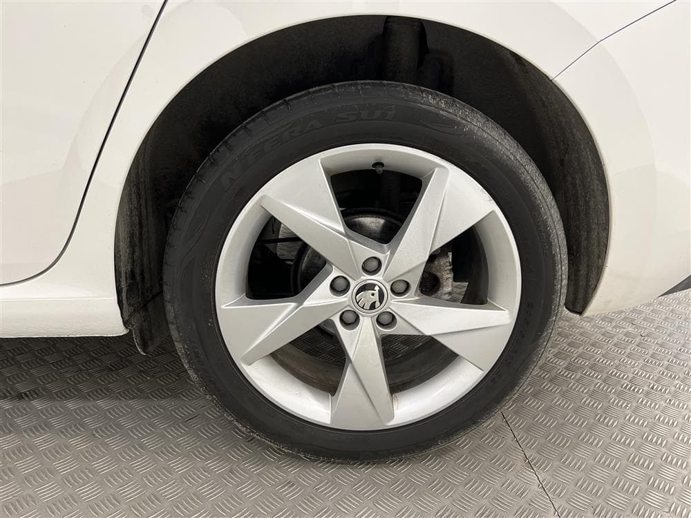 Skoda Scala 1.0 TSI DSG 115hk Sensorer Carplay/Auto En-bruk