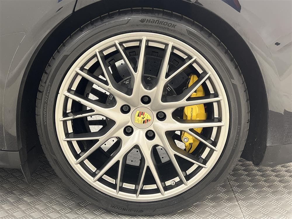 Porsche Panamera Turbo S E-Hybrid 680hk Kolfiber Pano Burmes