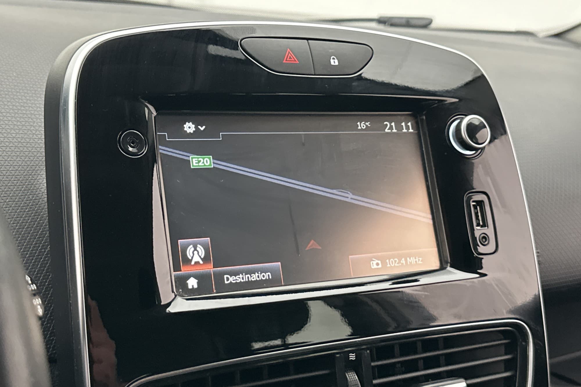 Renault Clio Sport Tourer 0.9 TCe 90hk Zen Navi Farthållare