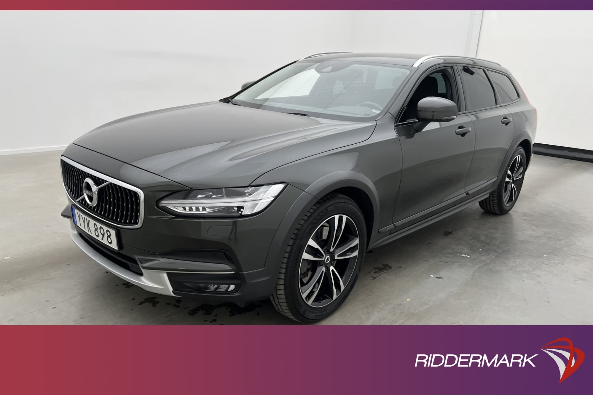 Volvo V90 Cross Country D4 AWD