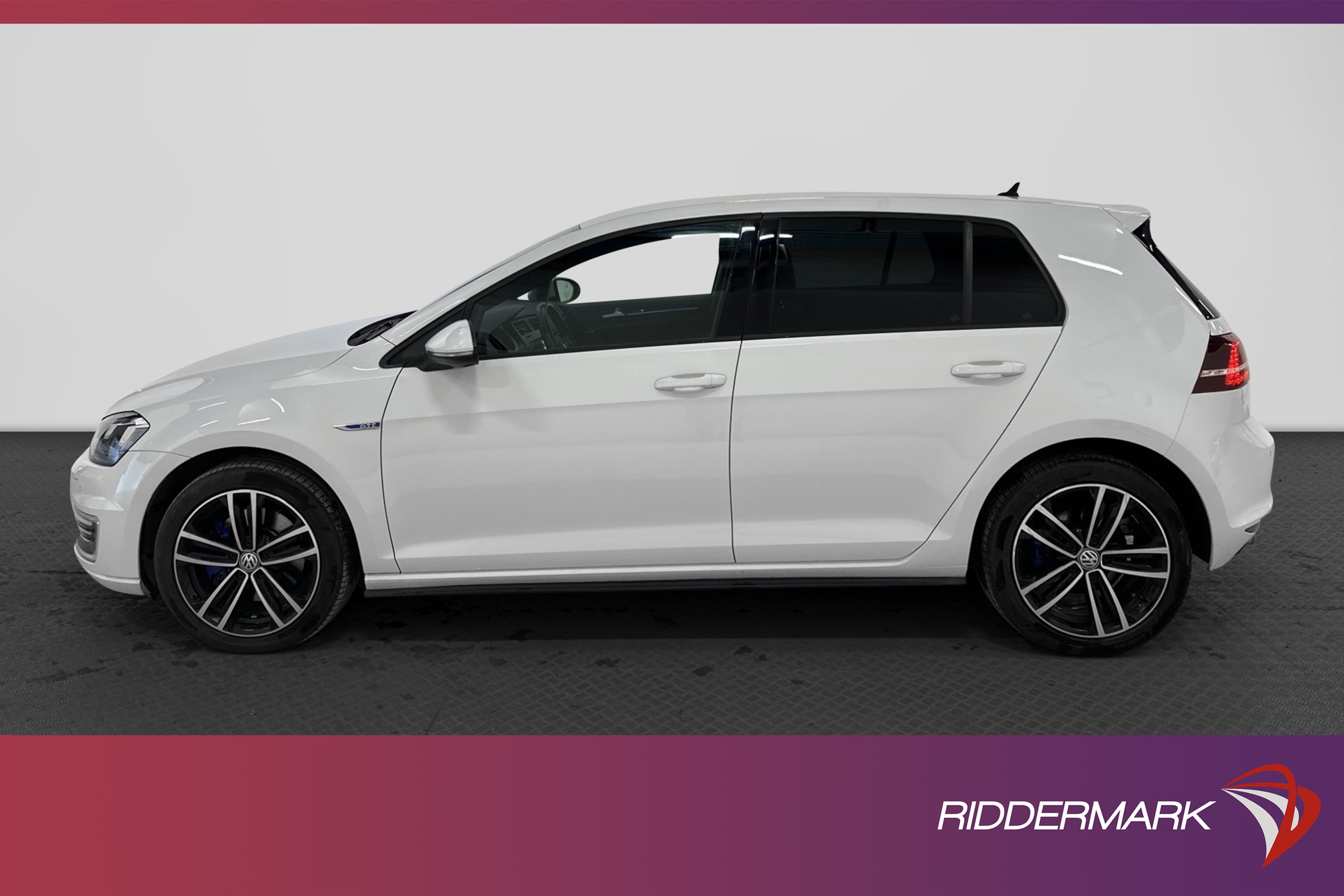Volkswagen Golf GTE 204hk