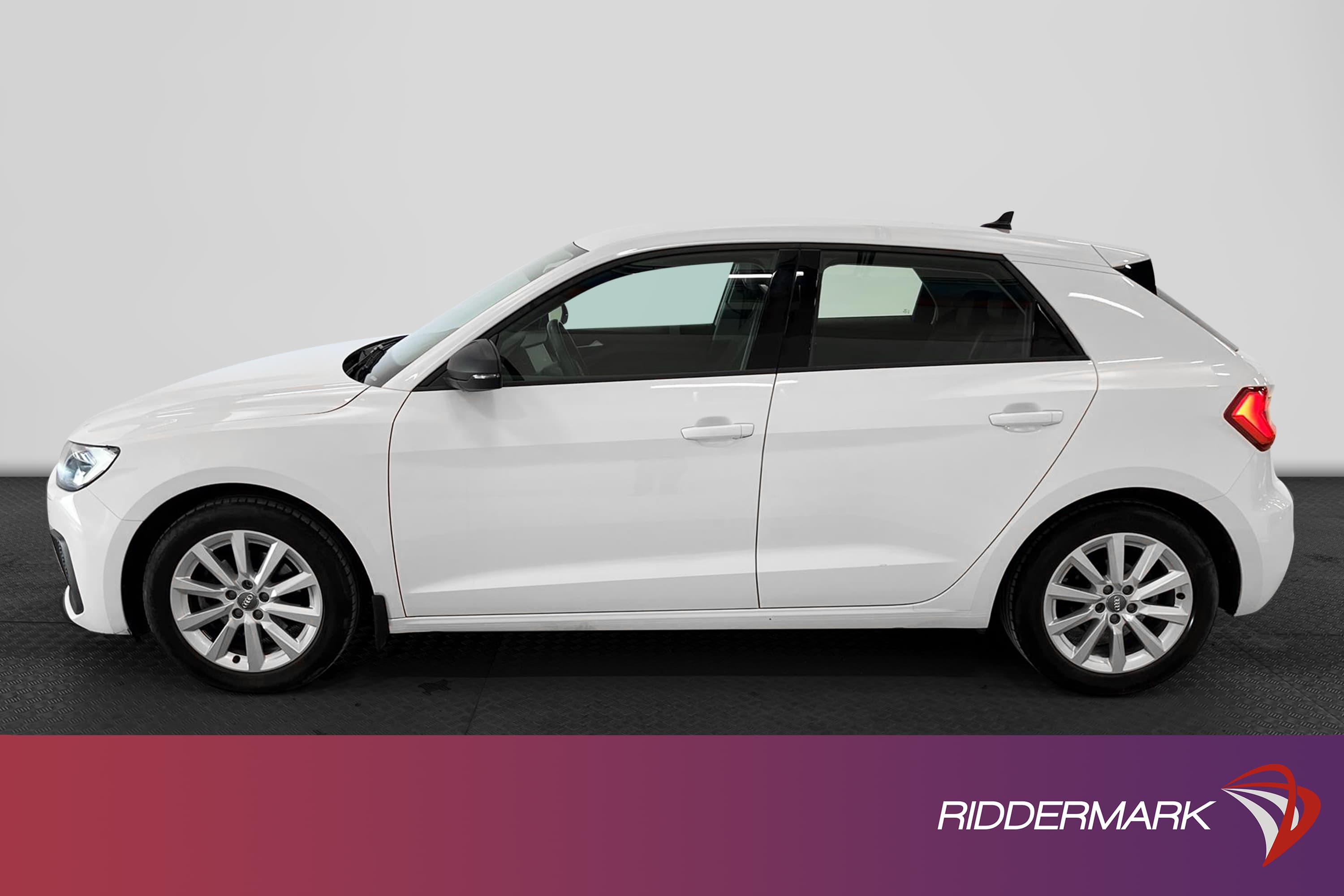 Audi A1 30 TFSI Cockpit CarPlay 1 Brukare 0,42l/mil