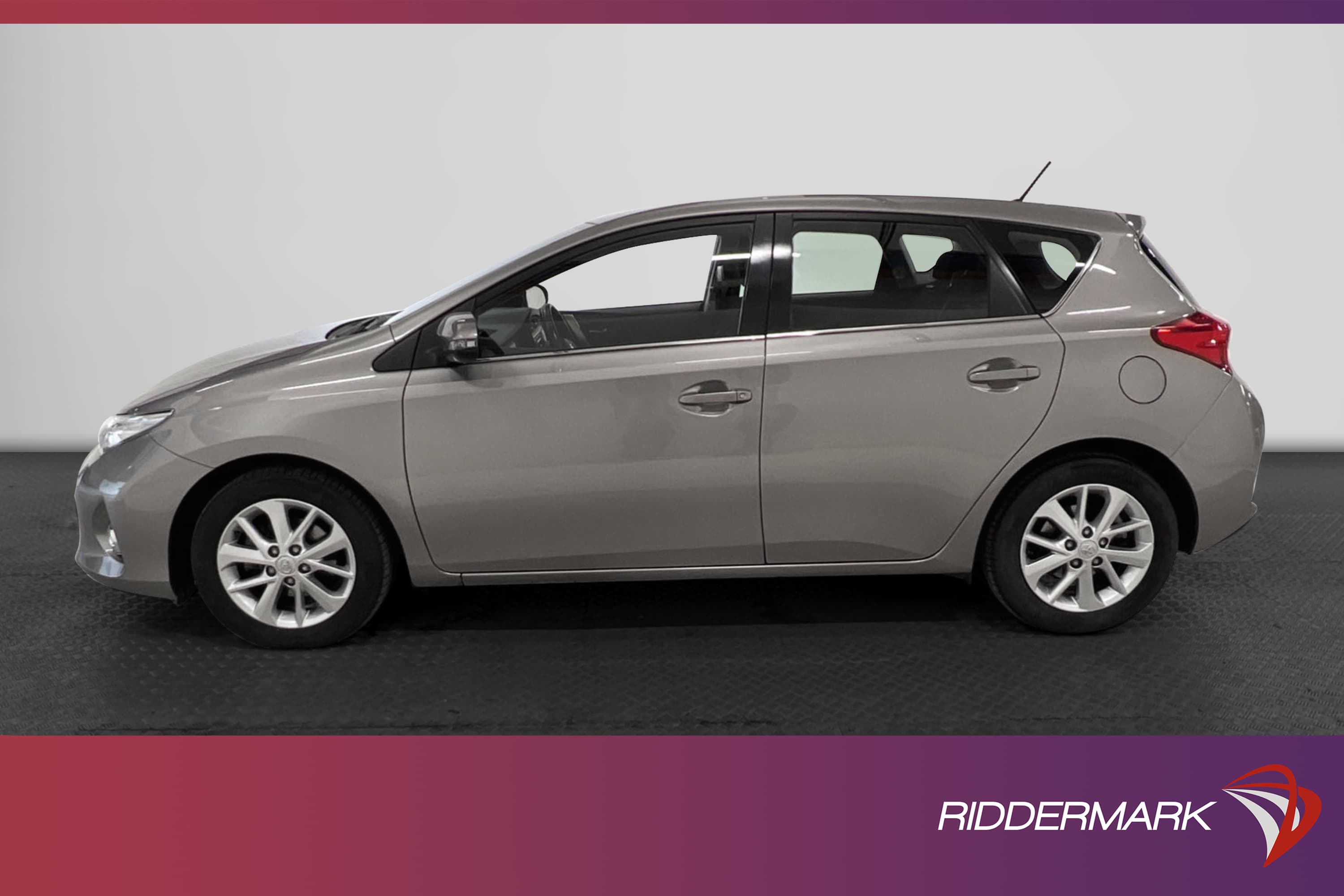 Toyota Auris 1.6 132hk 2 Bruk