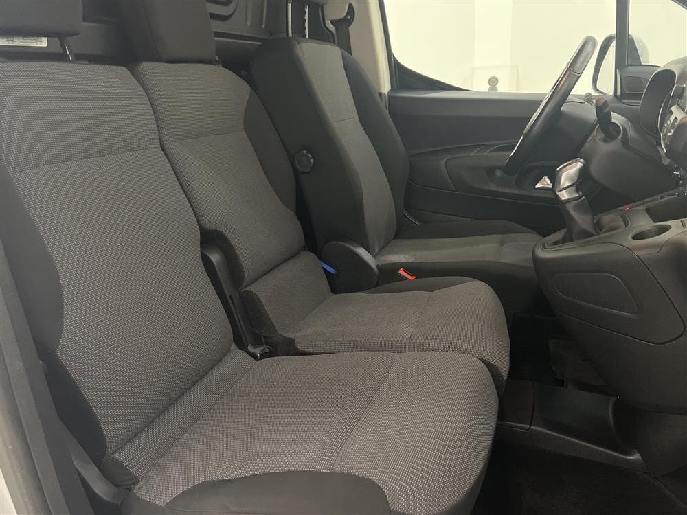 Opel Combo 1.5 CDTI Eu6 100hk PDC Navi Drag Nyservad Moms interiör