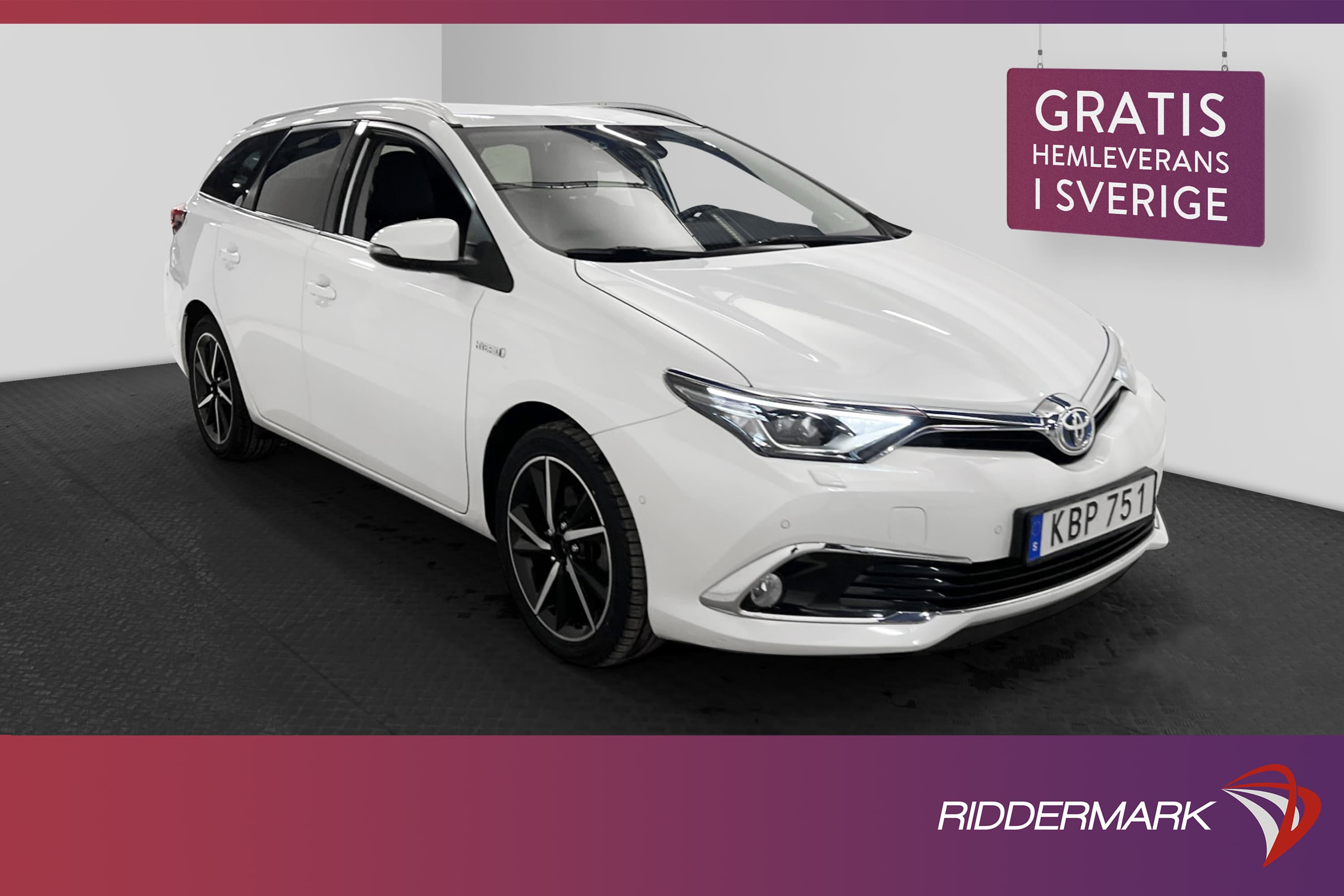 Toyota Auris Hybrid e-CVT 360kr skatt