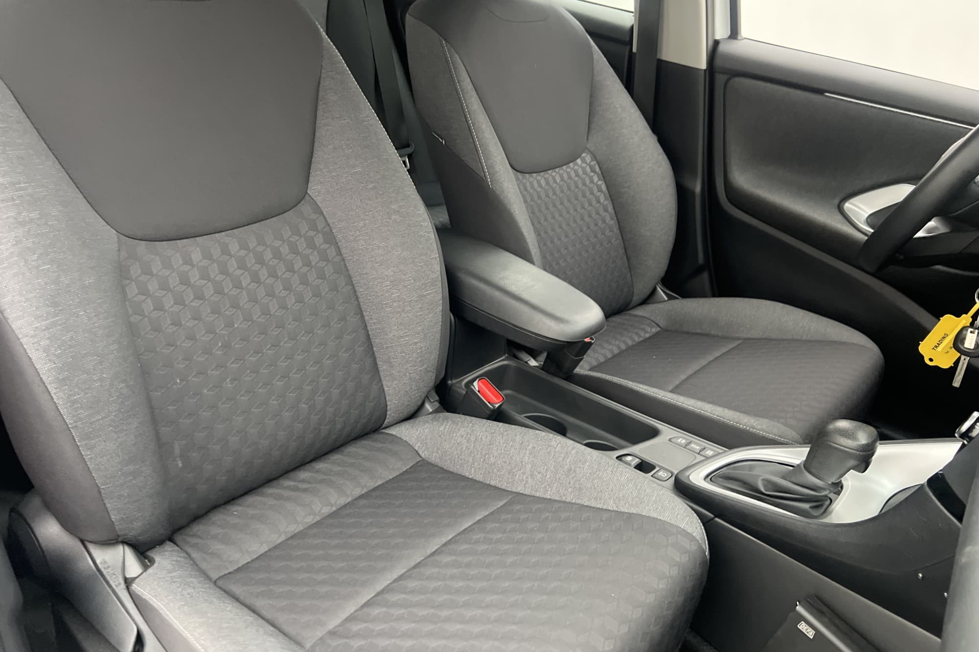 Toyota Yaris Hybrid 116hk Active M&K-Värmare Kamera BT MOMS