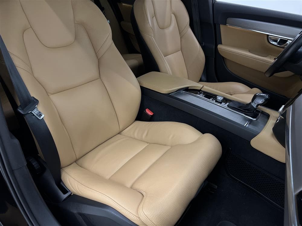 Volvo V90 D4 AWD 190hk Inscription VOC PDC Navi Drag Välserv