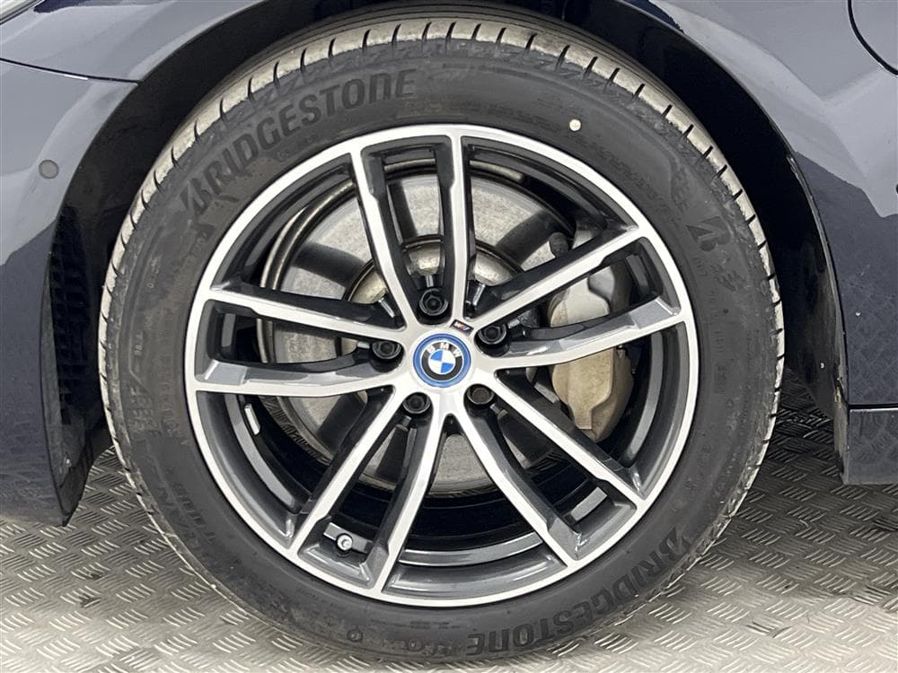 BMW 530e xDrive Touring 292hk M Sport Backkamera Drag Hifi